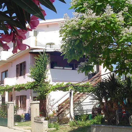 Ana&neso * Pakoštane